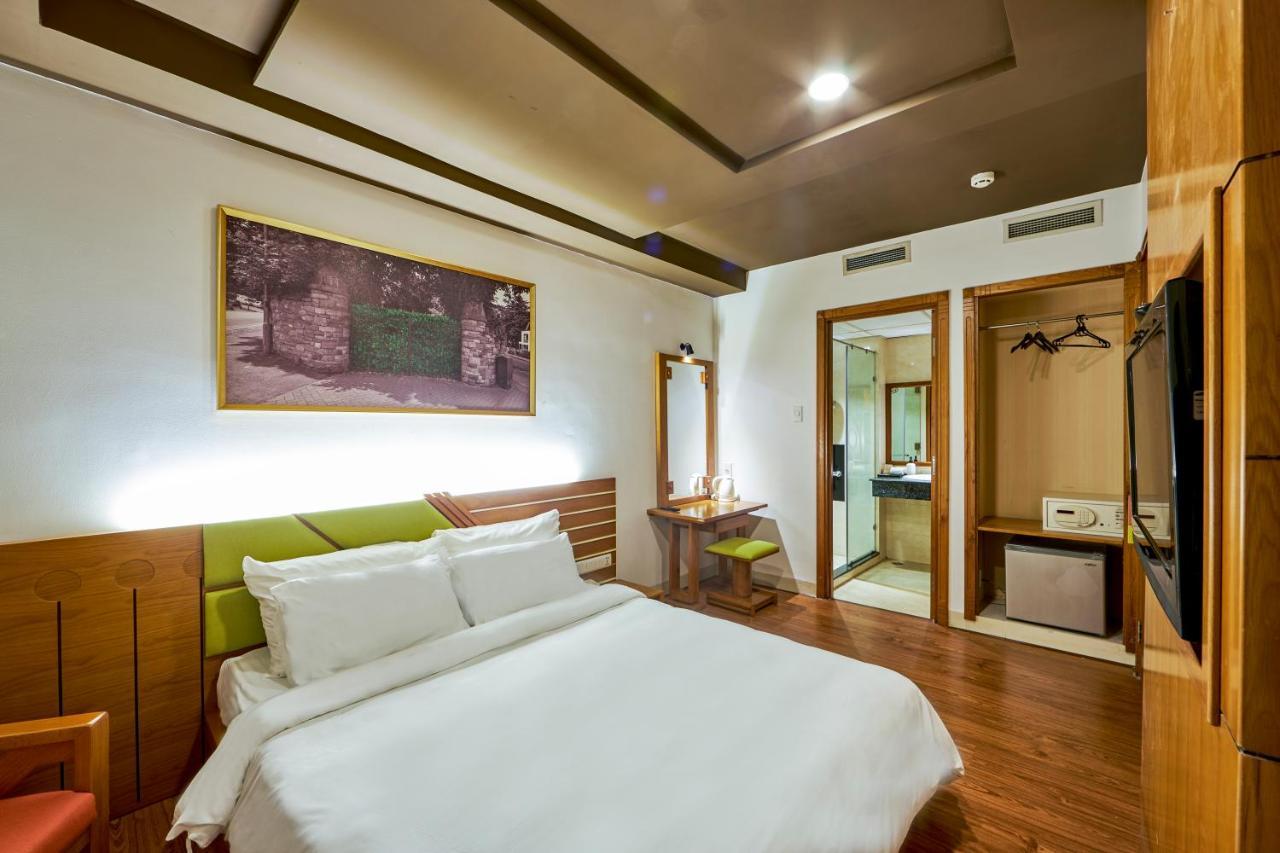 The Noble Swan Hotel Saigon Cidade de Ho Chi Minh Exterior foto